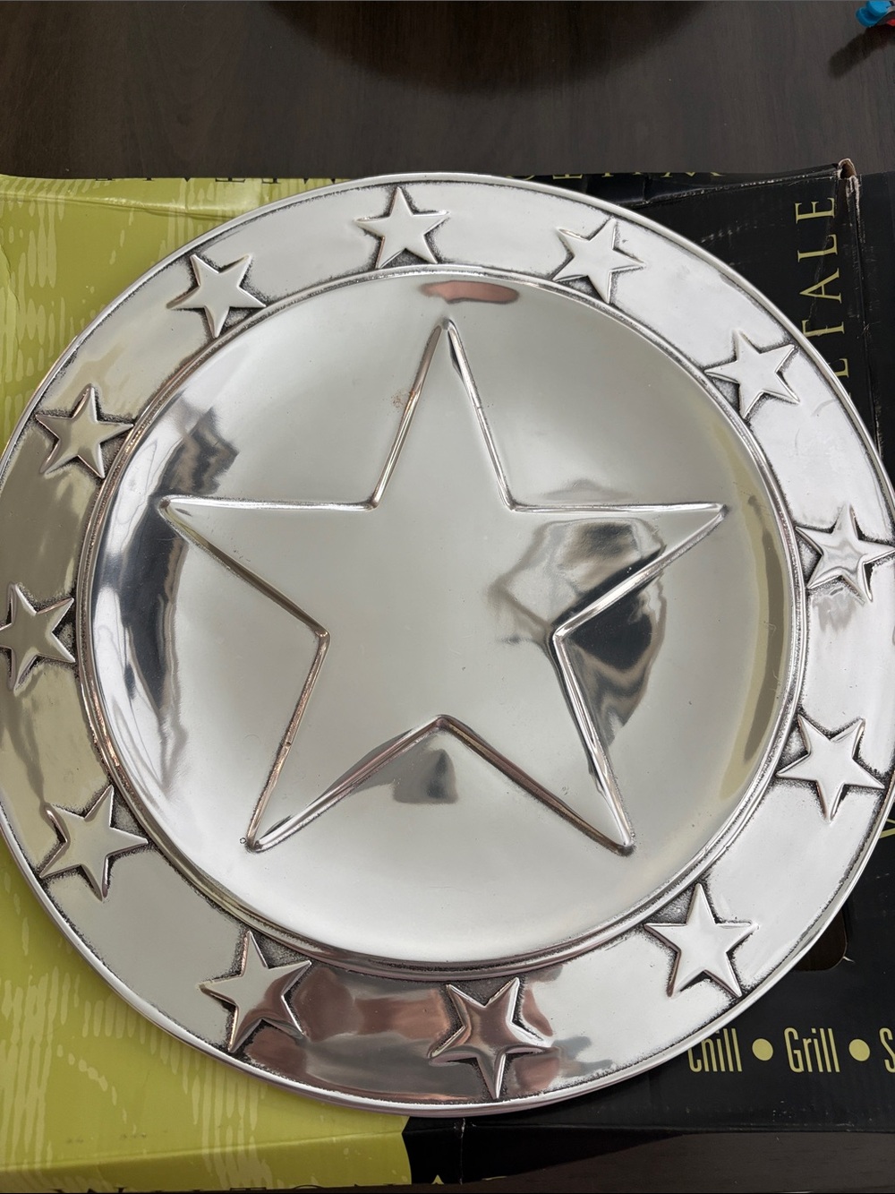 Wilton Armetale Silver Star Embossed 16” Round Tray